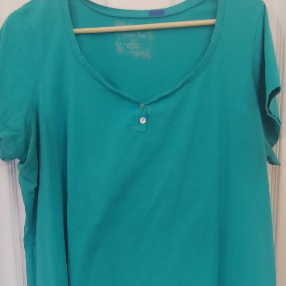 Scoop neck henley size 18/20